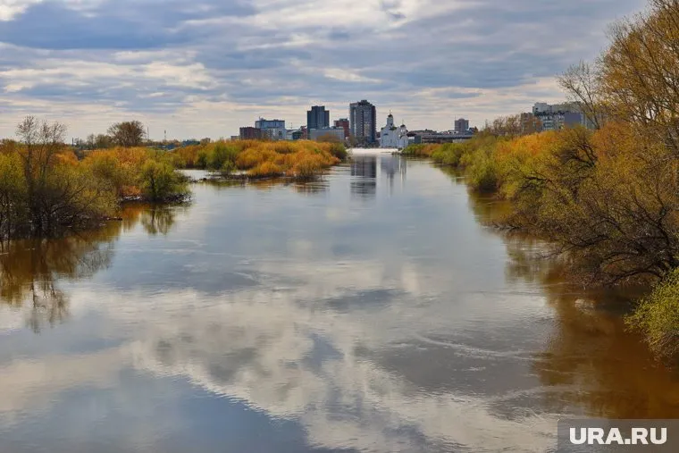 Вода по сантиметрам уходит из Кургана