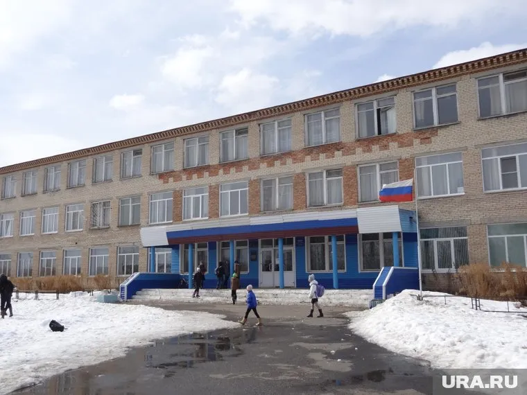 Директор школы пригрозила родителям пострадавшей, что ее поставят на учет в полицию