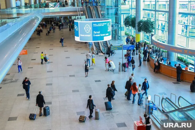 Таможенники нашли у пассажирки дорогие украшения