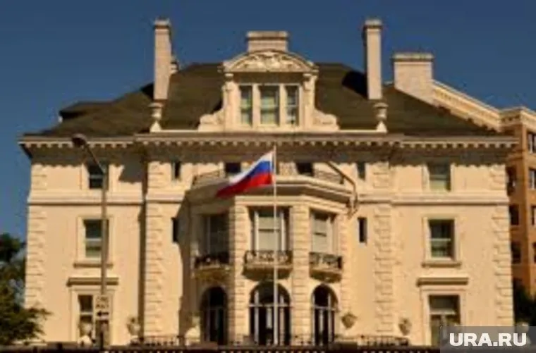 У здания торгпредства выставлена охрана, помещения контролируют американские власти