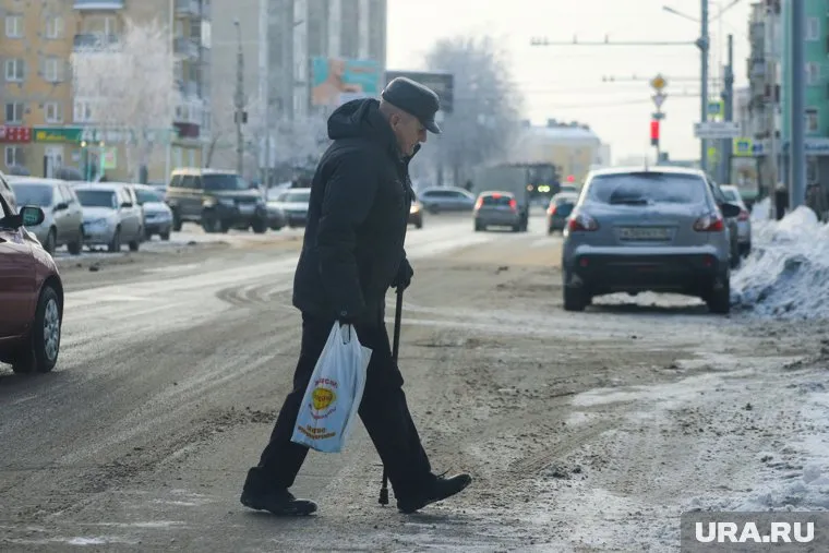 По словам пенсионера, чтобы уйти на самоизоляцию, ему с коллегой пришлось взять отпуск (архивное фото)
