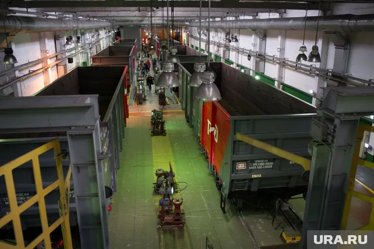 В предприятии сообщили, что в изготовлении вагонов предприятие использует материалы и комплектующие исключительно российских поставщиков