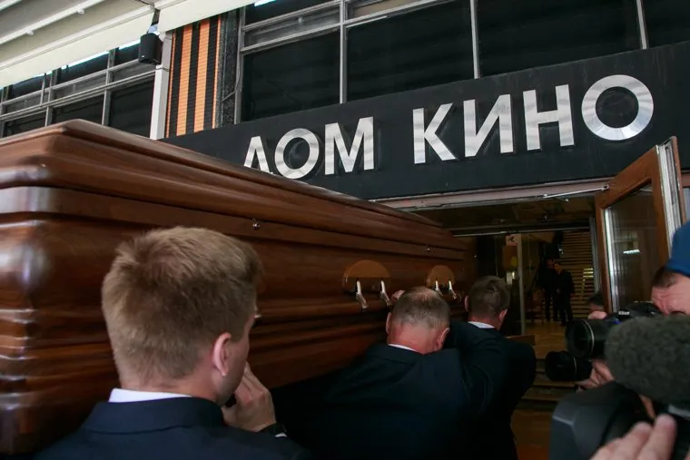 Прощание с Верой Глаголевой. Москва, гроб, дом кино, похороны, похороны актера