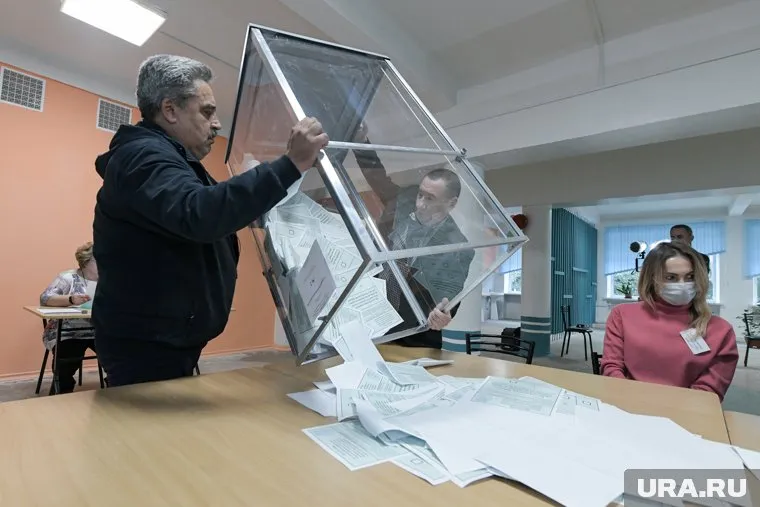 Путин подписал указ о присвоении награды политикам и артистам за проведение референдумов