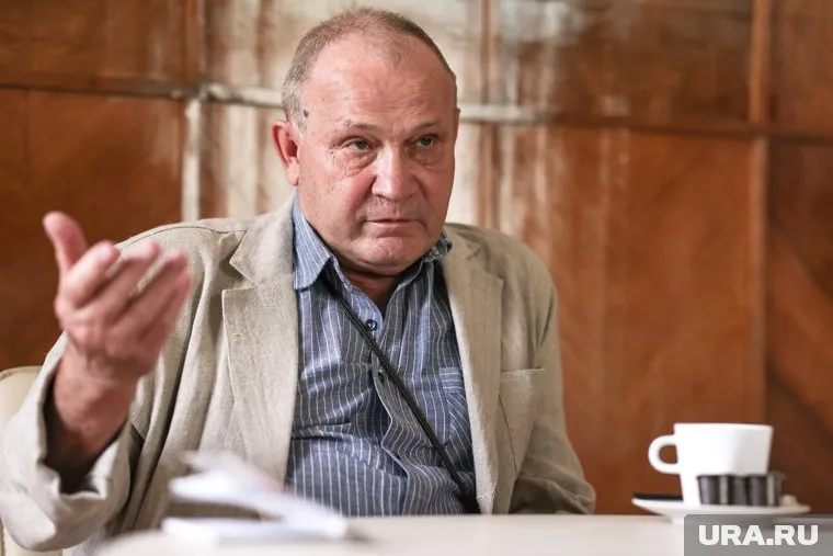 Россия, как Иран, выбрала свой путь, соответствующий национальным интересам, уточнил эксперт