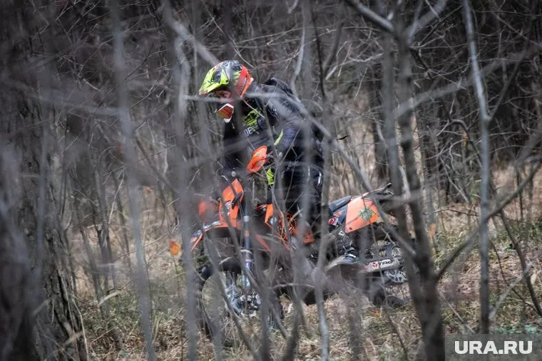 Подростки уехали в лес на мотоцикле и заблудились