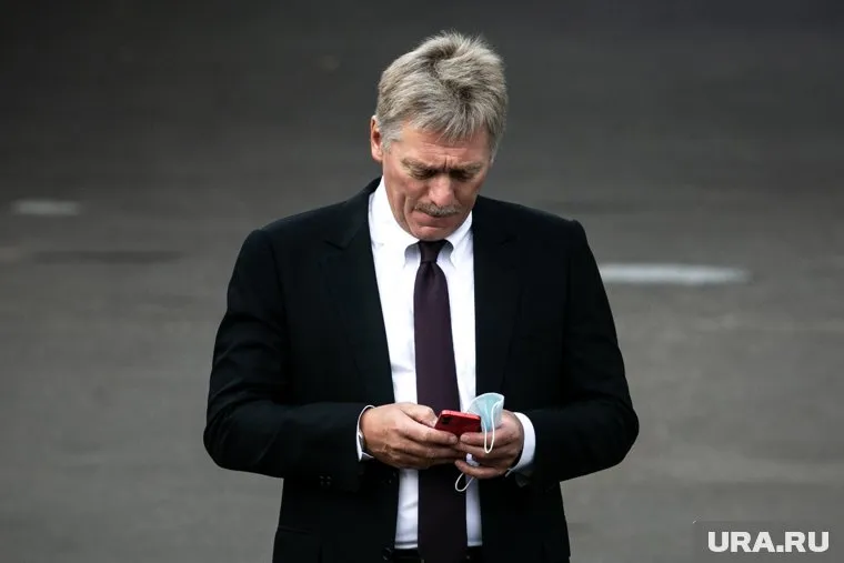 Тема гарантий безопасности для России требует переоценки, заявил URA.RU пресс-секретарь президента РФ Дмитрий Песков