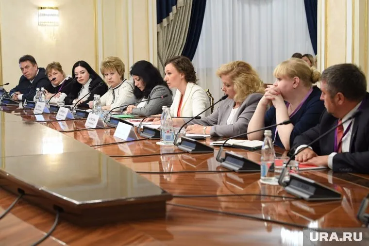 Уполномоченные по правам ребенка рассказали о проблемах, которые требуют законодательных решений