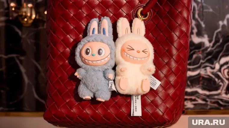 Певица призналась, что боится игрушки Лабубу