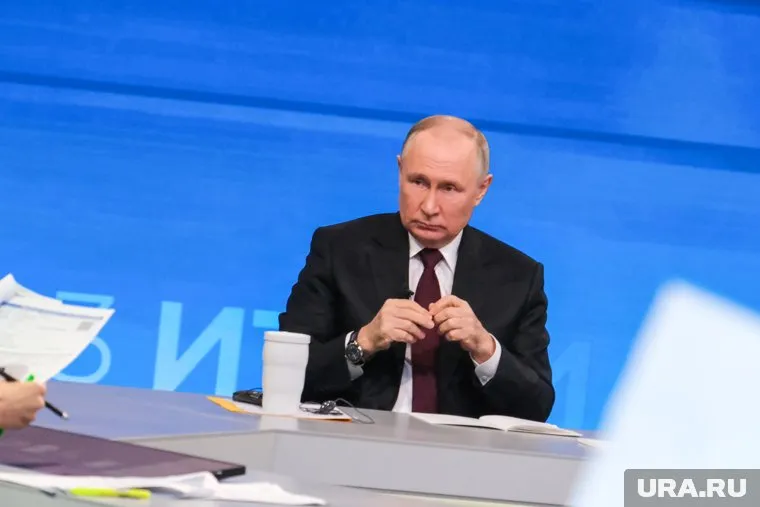 Ранее США запретили Карлсону брать интервью у Путина