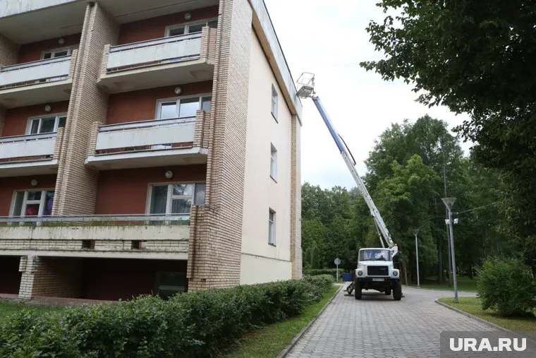 Громоздкую технику мужчина спрятал в лесу