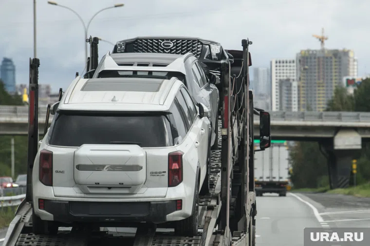 Ввоз легковых автомобилей увеличился почти в 3,5 раза, сообщили в ФТС