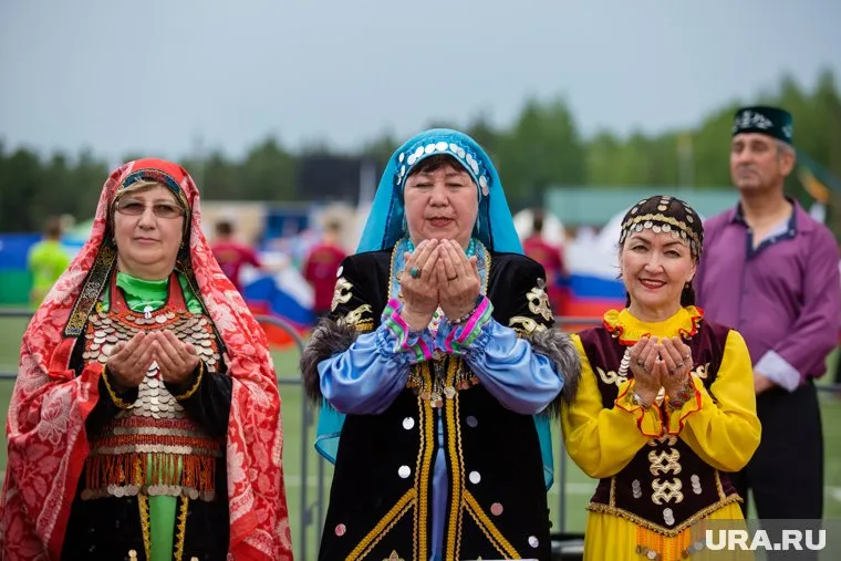 Глава Сургута Слепов поздравил горожан с праздником Сабантуй