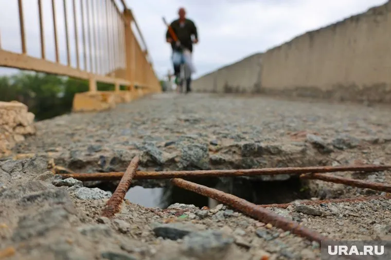 Движение автотранспорта по Кировскому мосту закрыто на время реконструкции