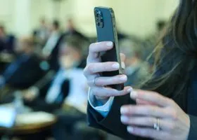 На фоне теракта в «Крокус Сити Холле» распространяется фейк о вирусах в телефонах