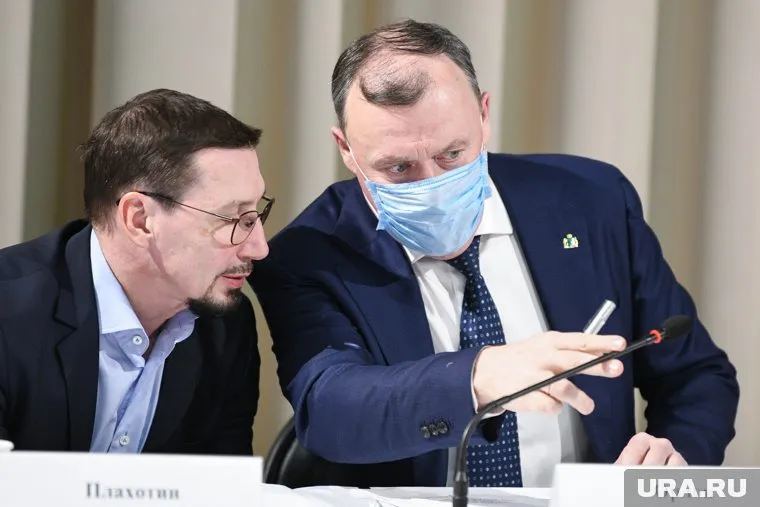 По замыслу идеолога реформы — Сергея Плахотина (слева), — изменения позволят чиновникам отвоевать внимание радиослушателей