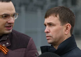 От нового главы аппарата свердловского губернатора уходит опытный зам