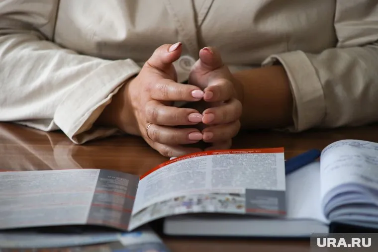 Похожую на щучанскую чиновницу девушку поддержали в соцсетях