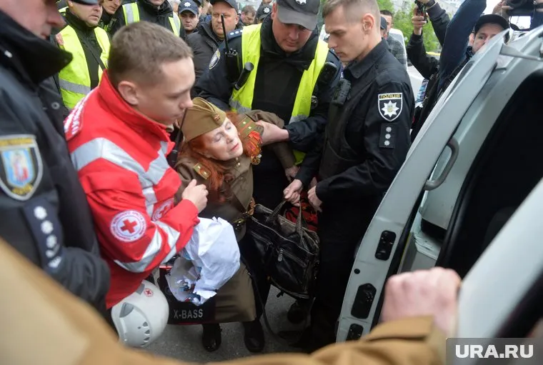 Во многих странах на законодательном уровне запрещено отмечать День Победы 9 мая