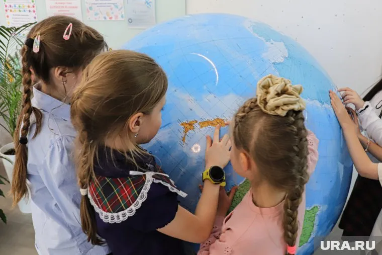 Супруги из Перми подарили детям Донбасса коллекцию кукол