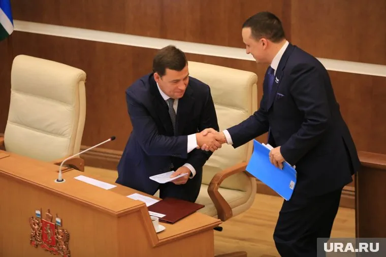 Дмитрий Ионин (справа) может стать заместителем губернатора Евгения Куйвашева (слева)