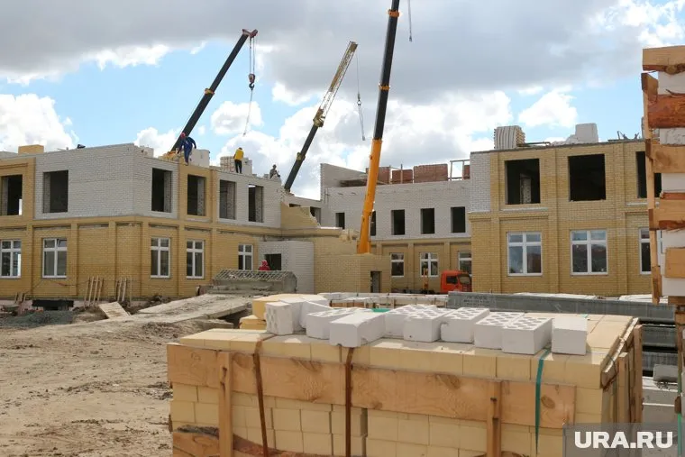 Городские власти обещают за год построить три детских сада