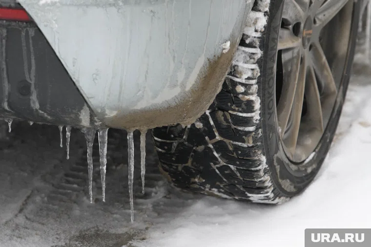Тротуар в Нижневартовске превратился в дорогу