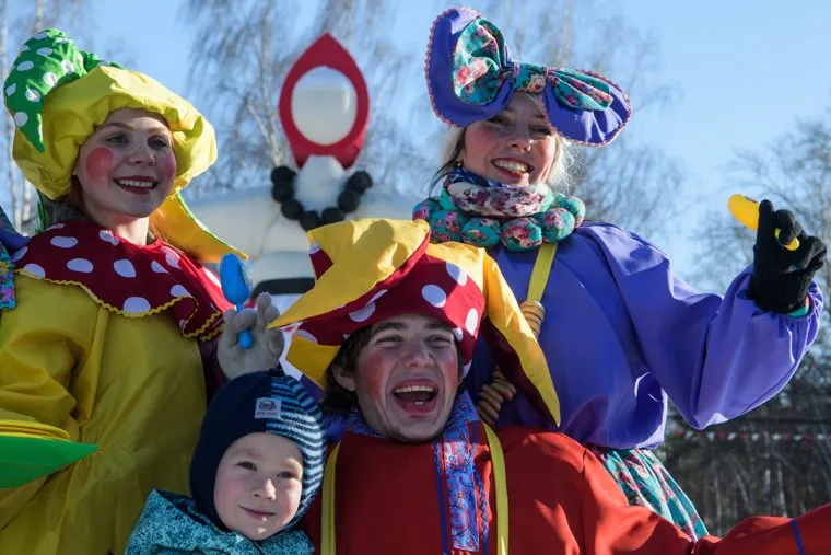 Штурм снежного городка в парке Маяковского. Екатеринбург