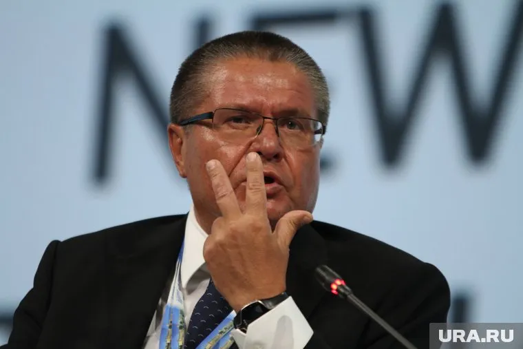 Улюкаев потребовал два миллиона долларов лично у Сечина