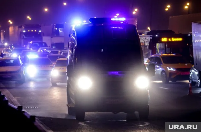 В больницу, где оперируют губернатора, выехала спецбригада медиков