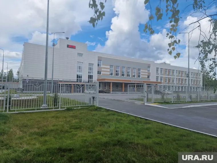 Для новой школы в Урае энергетики достроили кабельную линию