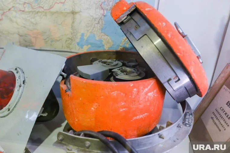 Черные ящики остались невредимы после крушения SSJ 100