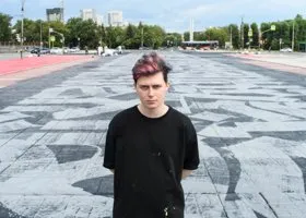 В Екатеринбурге нарисовали гигантский крест шириной с площадь