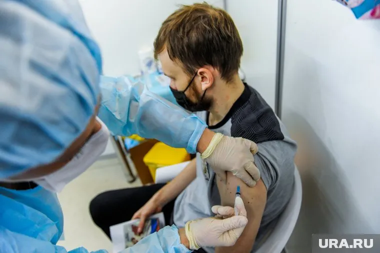 Полностью привитые реже носят маски, заявили в ВОЗ