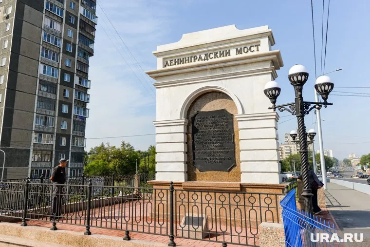 Ленинградский мост был недавно открыт после ремонта