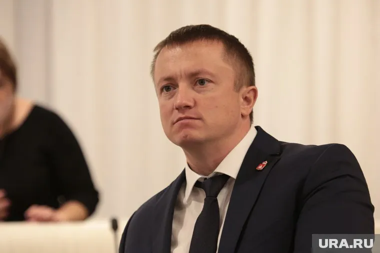 Вице-премьер Андрей Алякринский обещает поставить стелу «Пермь — Город трудовой доблести» осенью