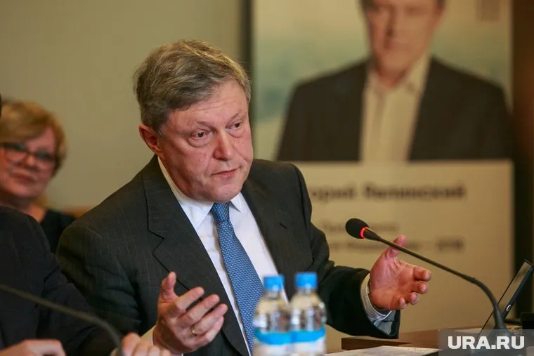 Доверенному лицу Явлинского пришлось отзывать удостоверения наблюдателей