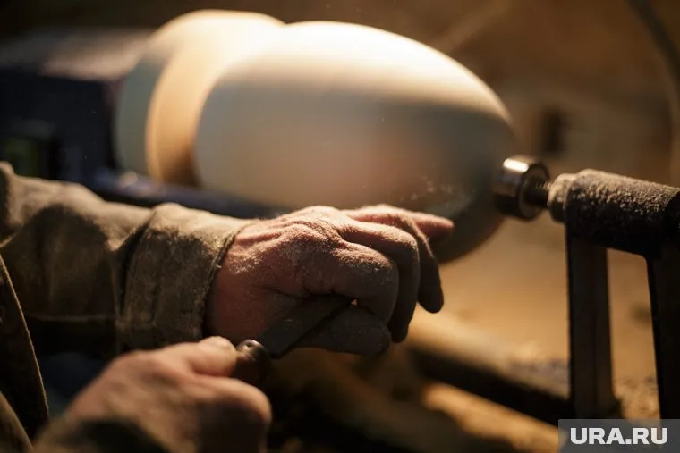 Диаметр стола для Минобрнауки РФ должен составлять 8 метров, говорится на сайте госзакупок