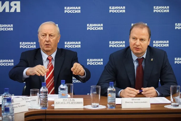 Заседание фракции ЕР, после вручения мандатов депутатам гордумы. Екатеринбург, шептий виктор, россель эдуард, единая россия