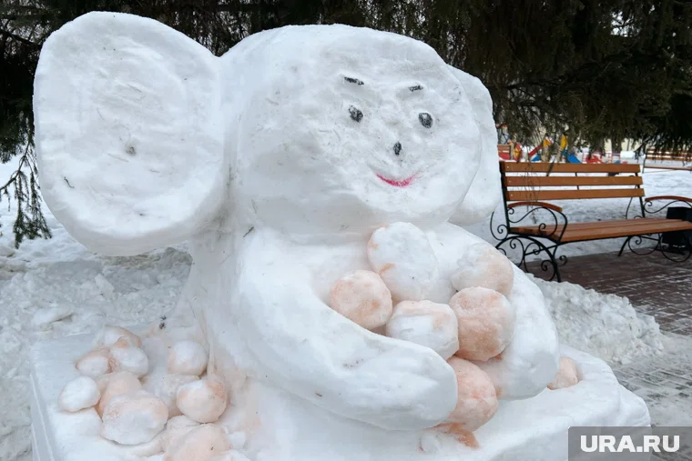 Скульптуры осуждённые делали из снега