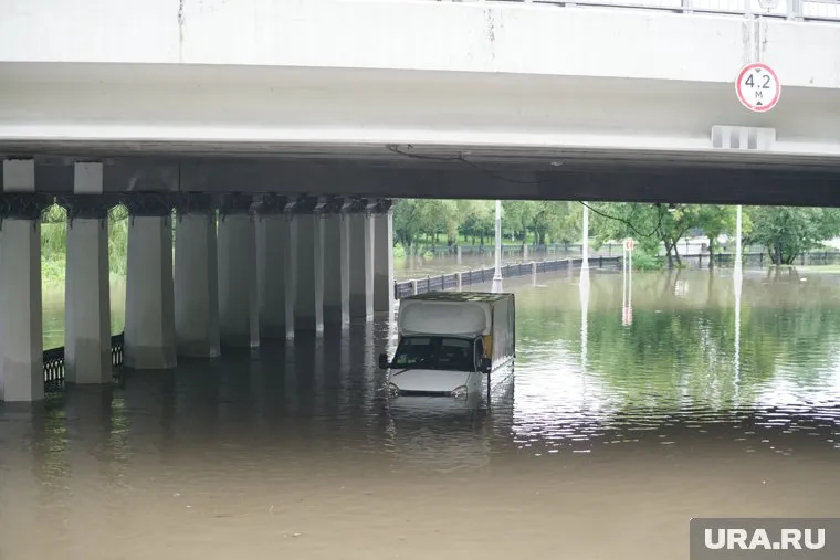 Уровень Яузы в Москве из-за дождей поднялся на 2,5 метра