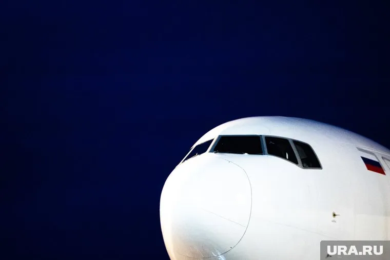 Boeing-777 с 298 пассажирами на борту упал на территории Украины в июле 2014 года