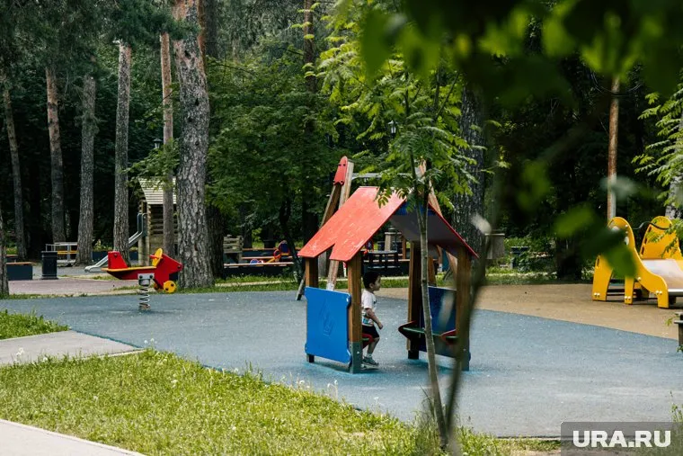 Прокуратура Красноселькупского района взыскала в пользу ребёнка компенсацию морального вреда в размере 400 тыс. рублей