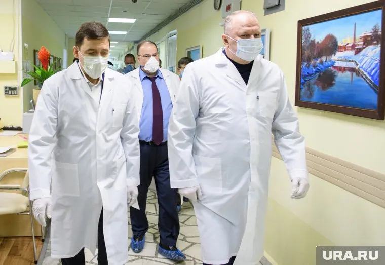 Евгений Куйвашев поручит министру здравоохранения держать на контроле выплаты медикам