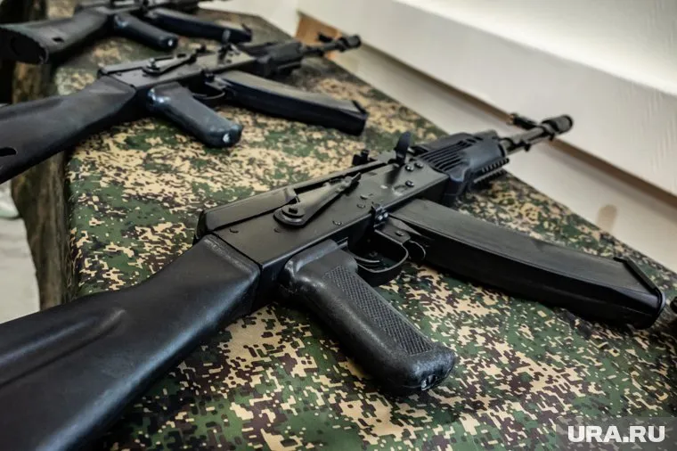 В курганских лагерях детей будут обучать военной подготовке с помощью макетов Калашникова