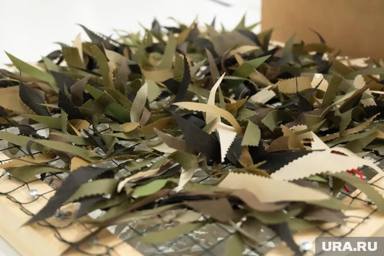 Челябинская волонтер сплела тысячи сетей для сына-разведчика