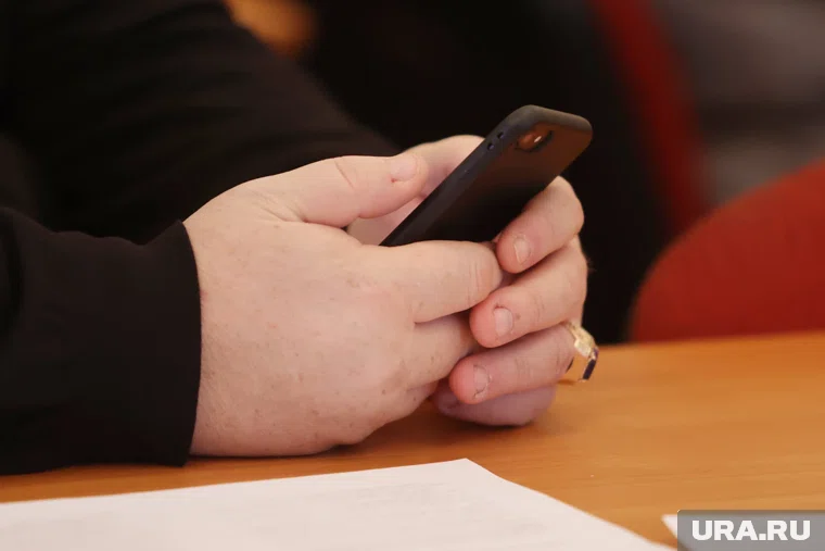 На телефон курганца поступил странный звонок