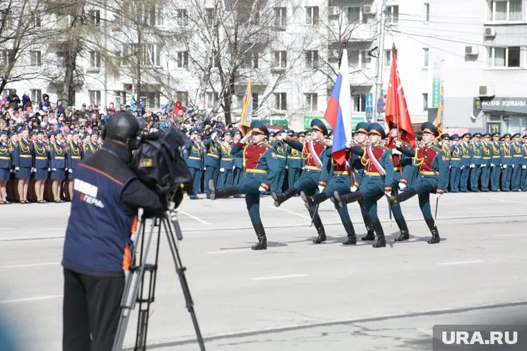 Из-за пандемии в Перми Парад Победы провели на территории института ФСИН (архивное фото)