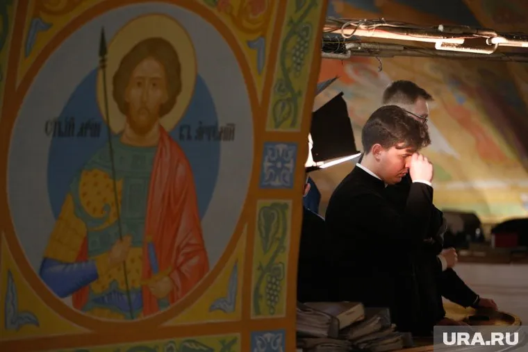 В «Молитвослове православного воина» собраны молитвы святым, которые сами были воинами, отметил священник