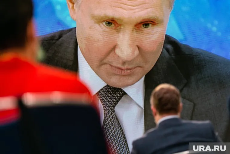 Прямая линия с Владимиром Путиным началась в Москве